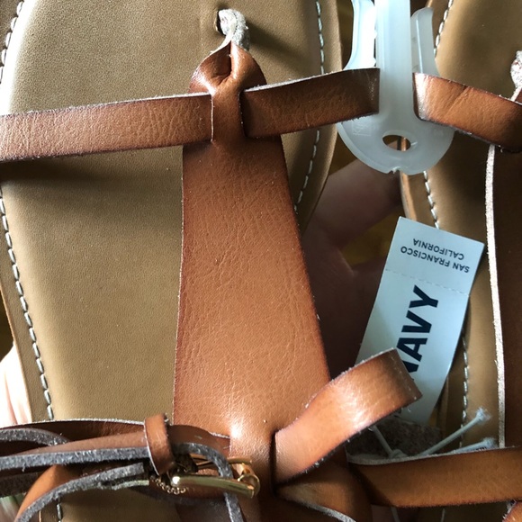 Old Navy Vegan Sandals, size 9 - Picture 4 of 4